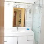 珍珠岩观光公寓 *